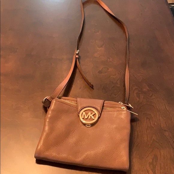 Michael Kors Handbags - Authentic leather Michael kors crossbody